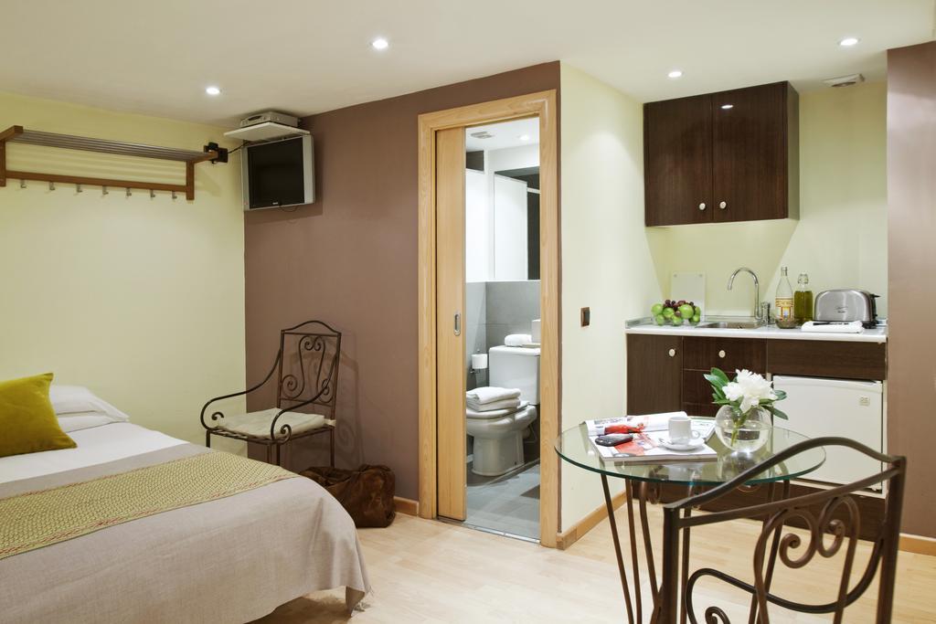 Ainb Las Ramblas-Colon Apartments Barcelona Exterior foto
