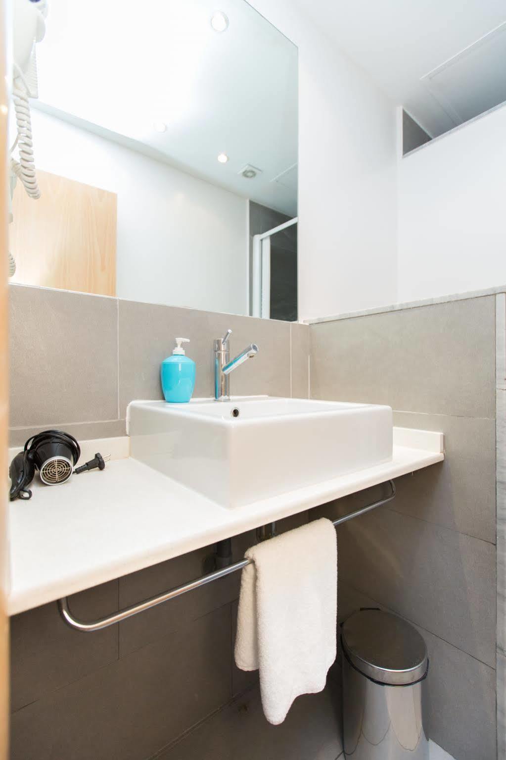 Ainb Las Ramblas-Colon Apartments Barcelona Exterior foto