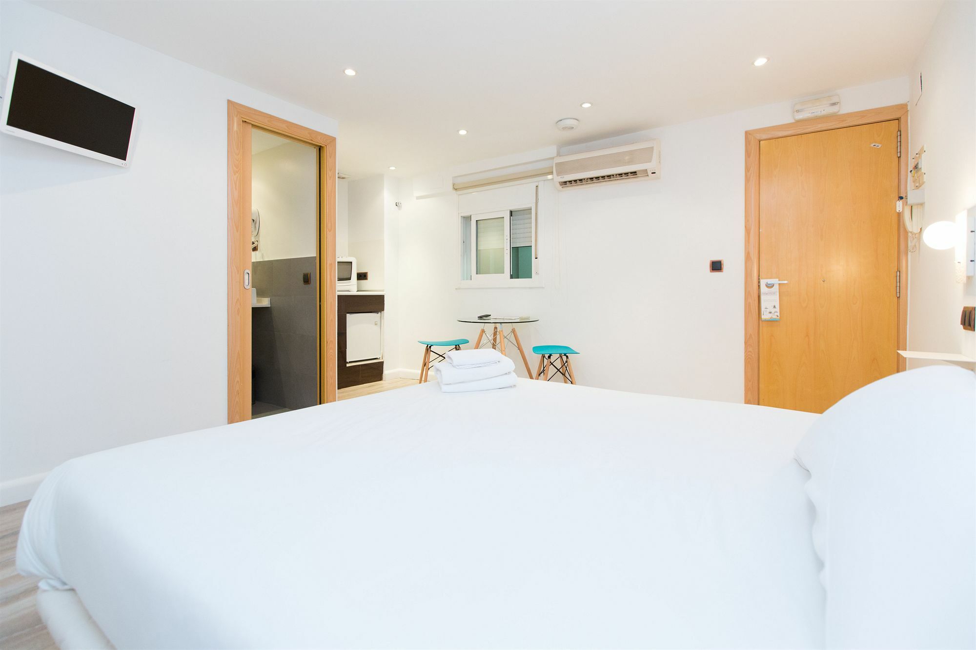 Ainb Las Ramblas-Colon Apartments Barcelona Exterior foto